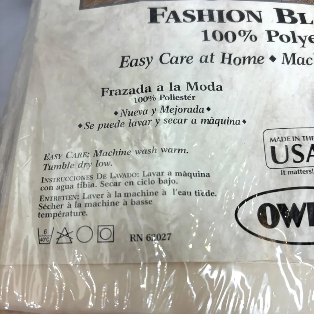 Plymouth 100% Polyester Cream Blanket NWT Vintage - Picture 6 of 11